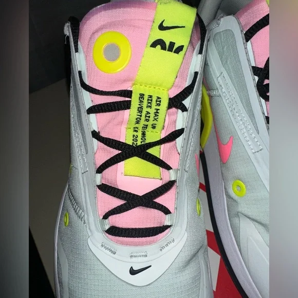 Barely Green/Black-Volt-Sunset Pulse- Size 10 - Picture 11 of 14